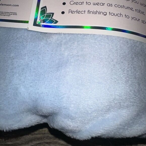 Lulu & Coco Kids Llama Hooded Throw. 40”x50”. NWT. - Picture 4 of 5